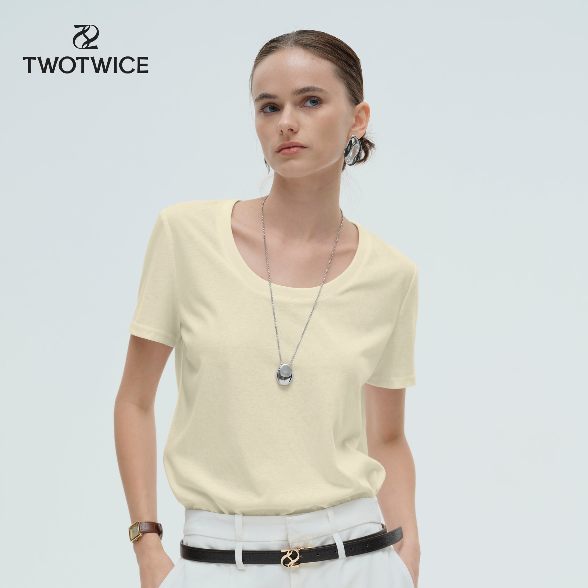 Twotwice - Nordic Base Tee เสื้อยืดคอเปิดทรงเบสิก