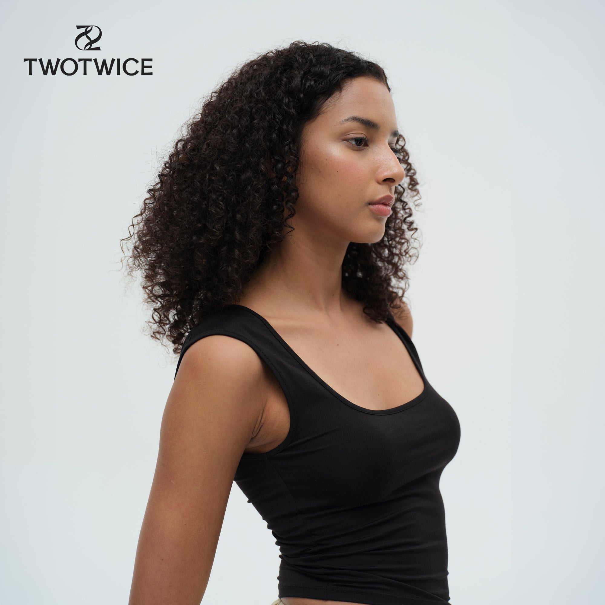 Twotwice - Square Essence Twist Tee - เสื้อแขนกุดคอเหลี่ยมสาย Twist