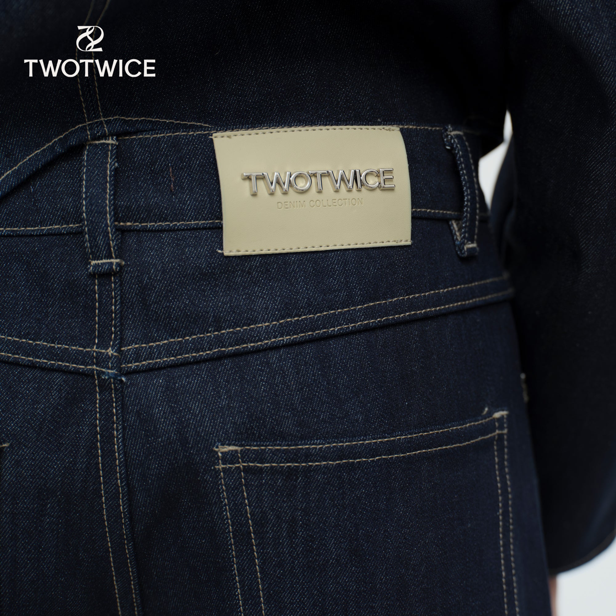 Twotwice - Structure Curve Jeans กางเกงยีนส์ทรงโค้ง