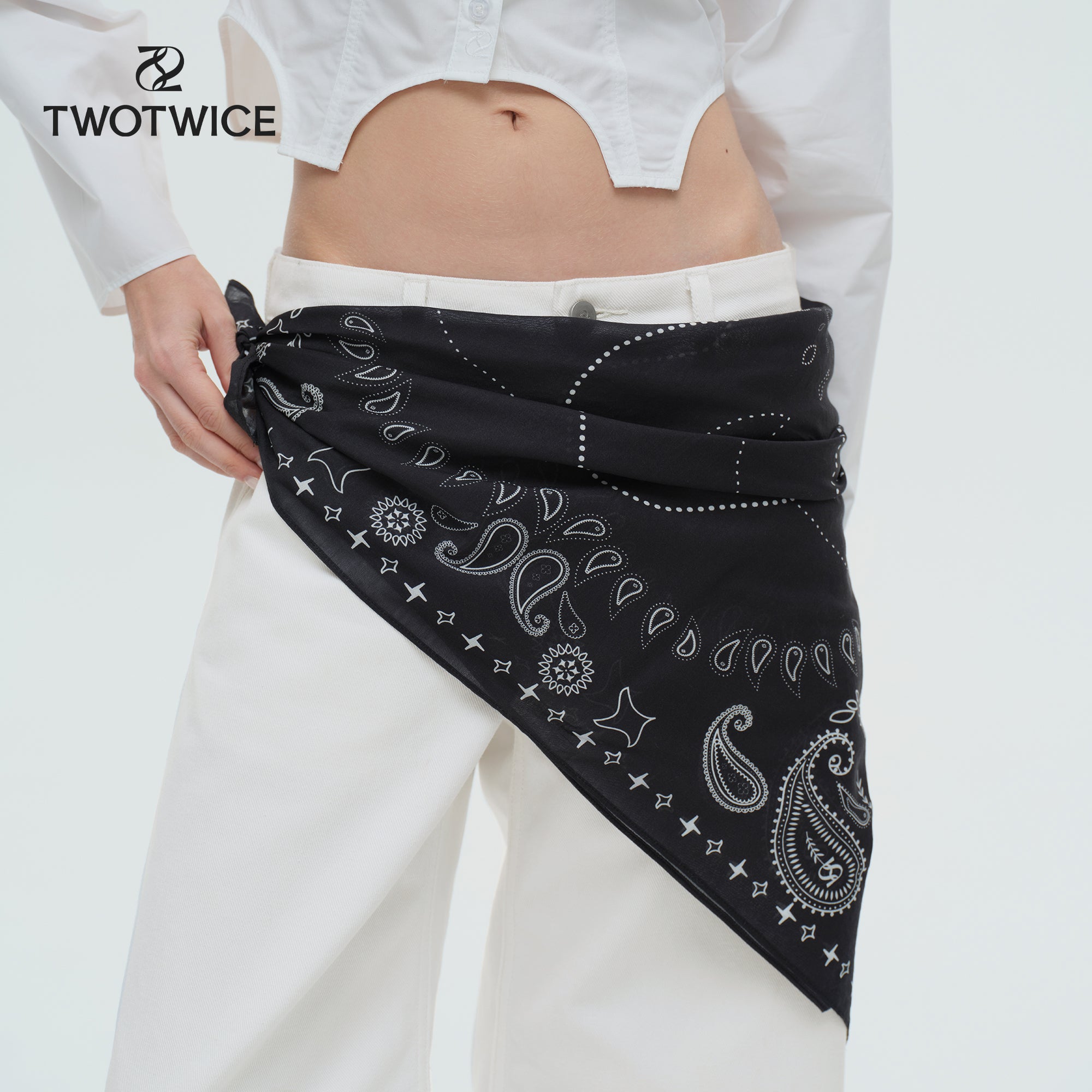 Twotwice - Twotwice Paisley Bandana - ผ้าพันคอที่ลาย Paisley (Medium)
