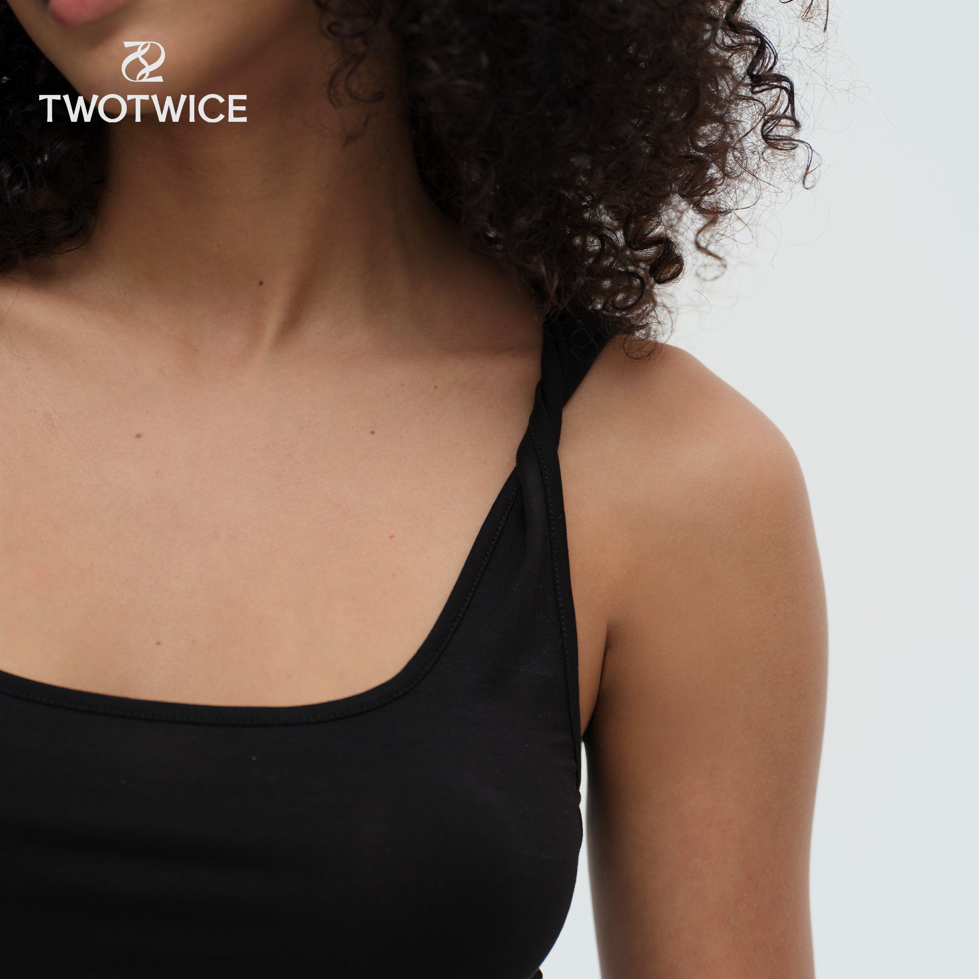 Twotwice - Square Essence Twist Tee - เสื้อแขนกุดคอเหลี่ยมสาย Twist