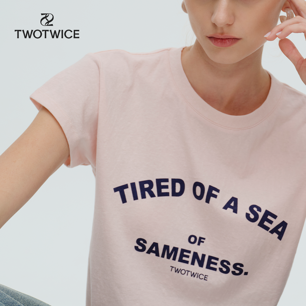 Twotwice - Sea of Sameness Baby Tee - เสื้อยืดทรงสั้น