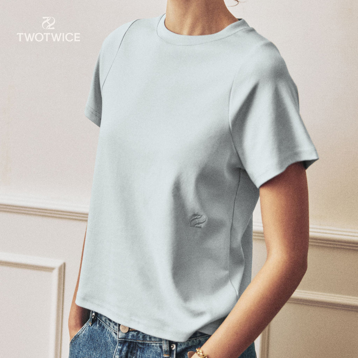 Twotwice - Empowered era tee