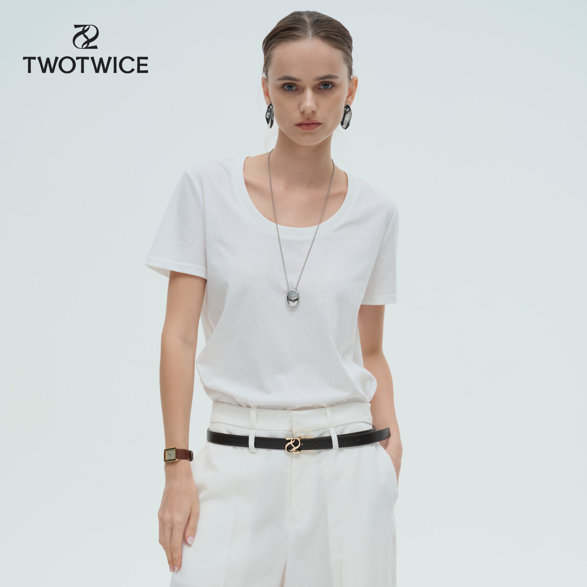 Twotwice - Nordic Base Tee เสื้อยืดคอเปิดทรงเบสิก