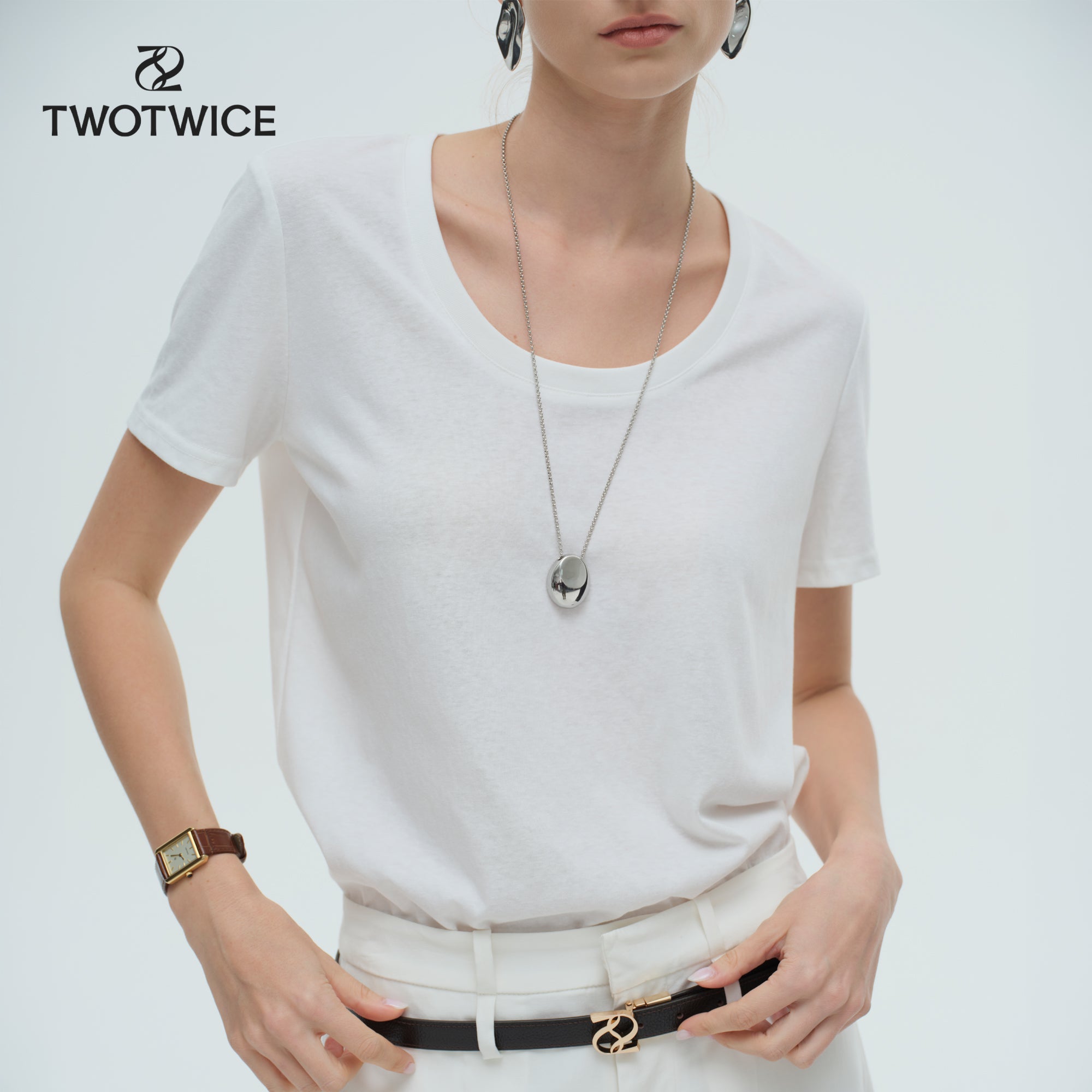 Twotwice - Nordic Base Tee เสื้อยืดคอเปิดทรงเบสิก