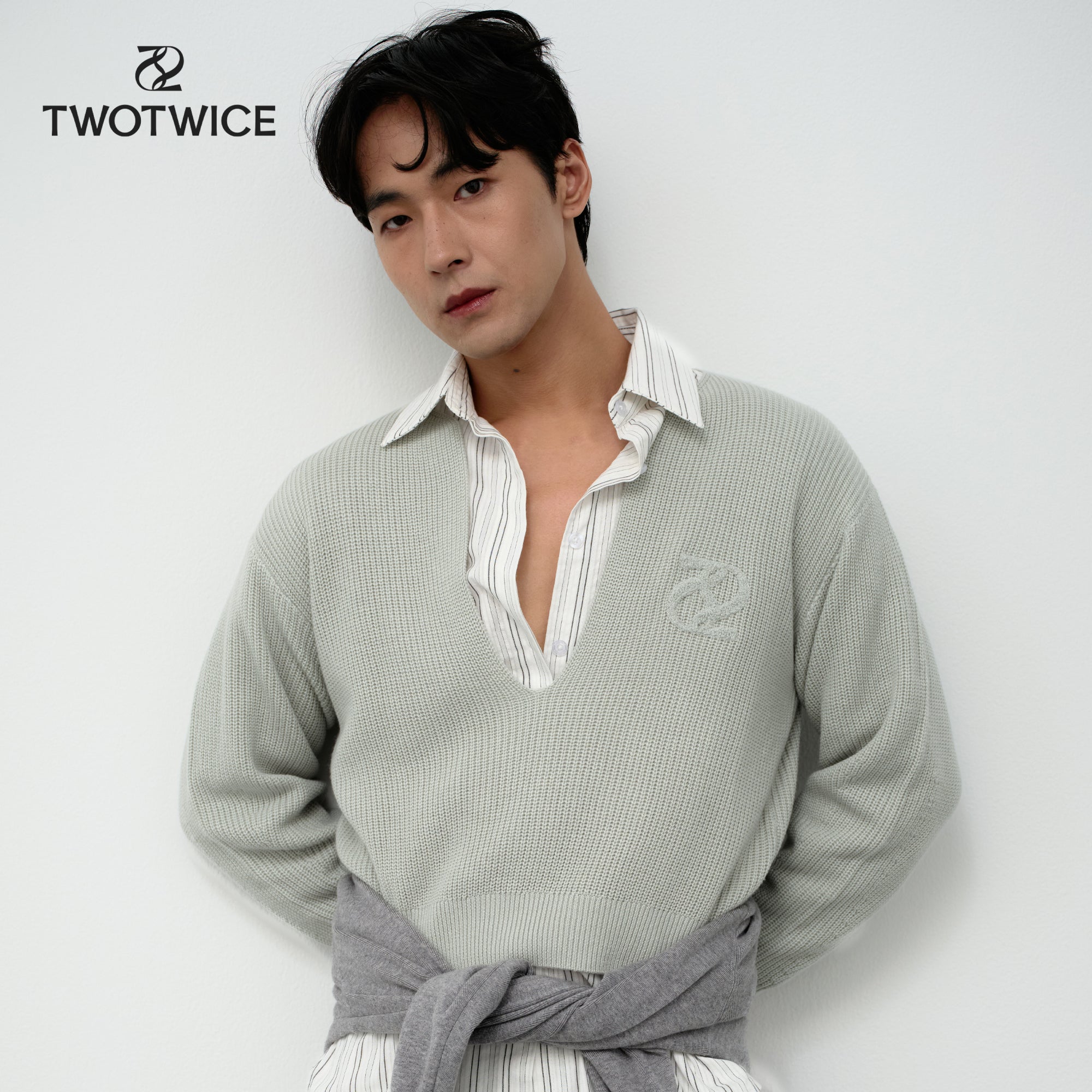 Twotwice - Open V-Neck Sweater