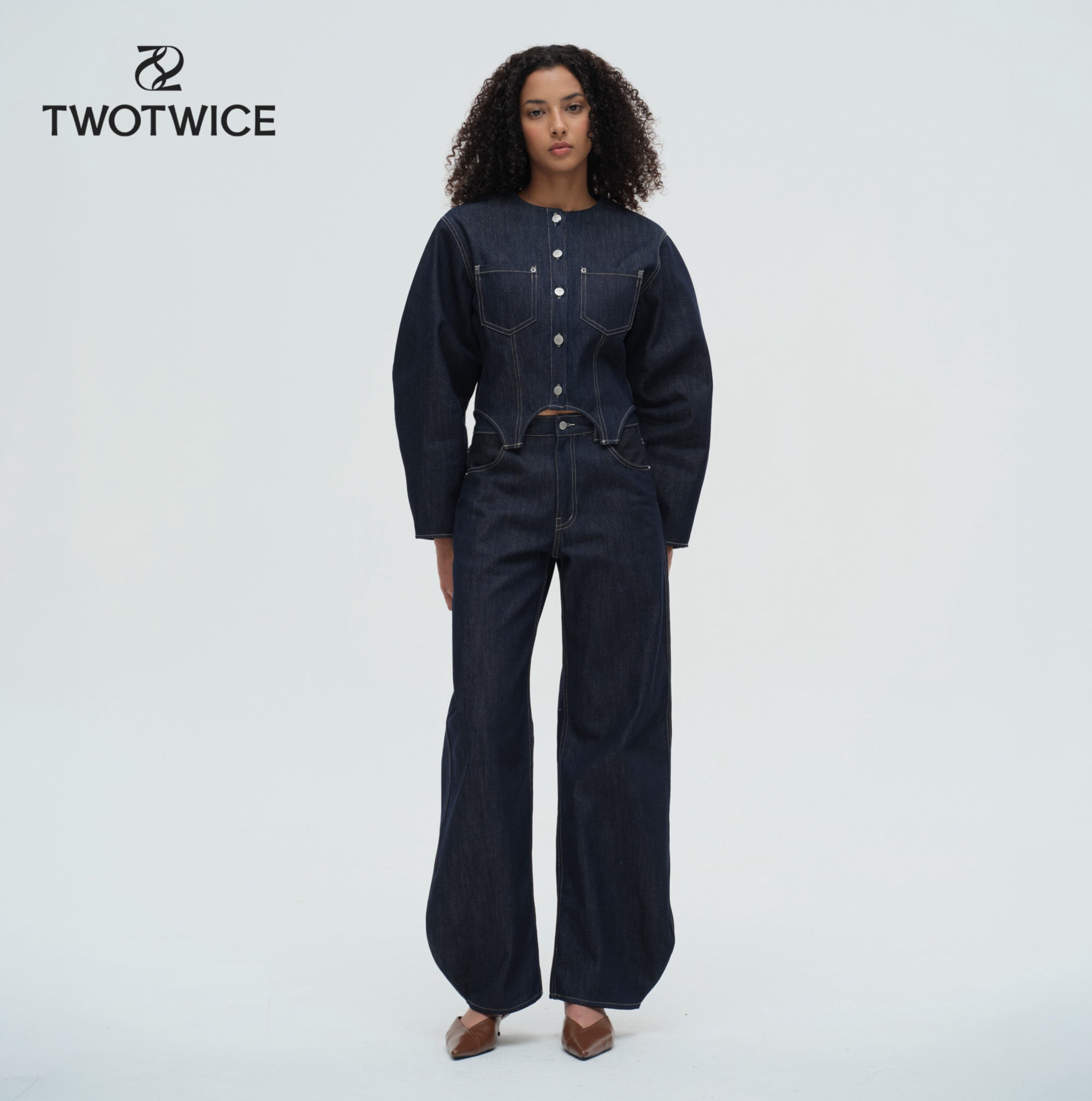 Twotwice - Structure Curve Jeans กางเกงยีนส์ทรงโค้ง [Pre-order 7 Days]