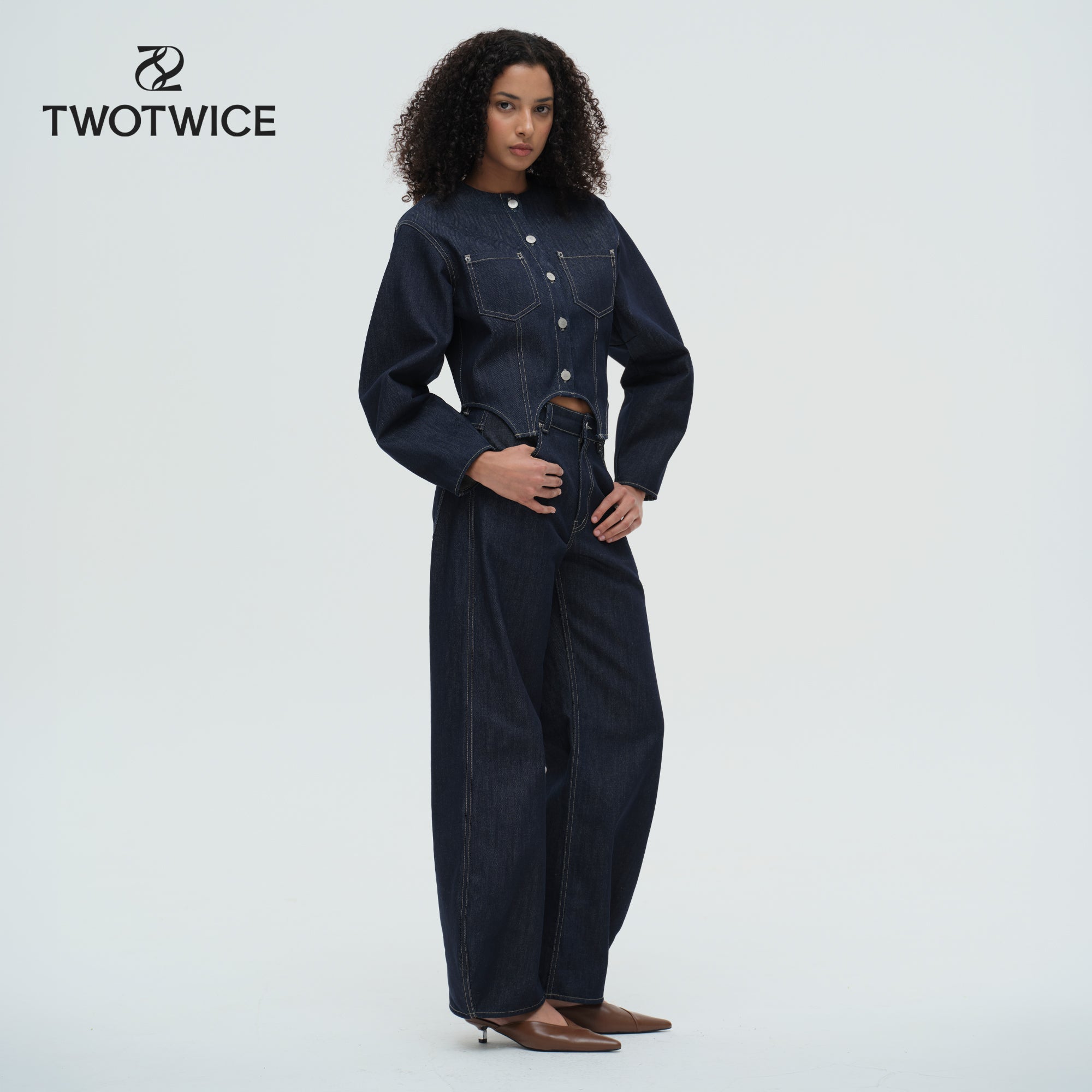Twotwice - Structure Curve Jeans กางเกงยีนส์ทรงโค้ง [Pre-order 7 Days]