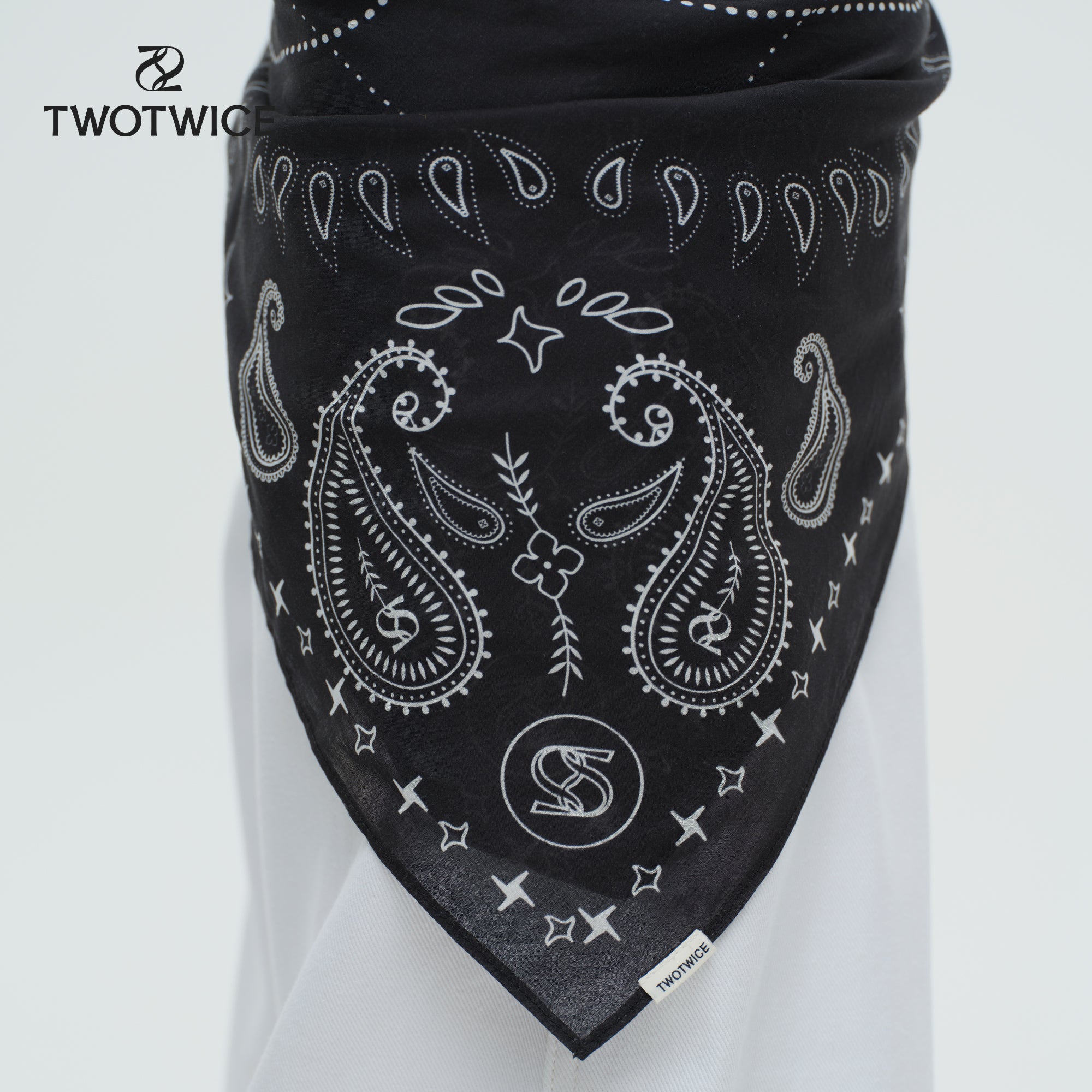 Twotwice - Twotwice Paisley Bandana  (Medium)