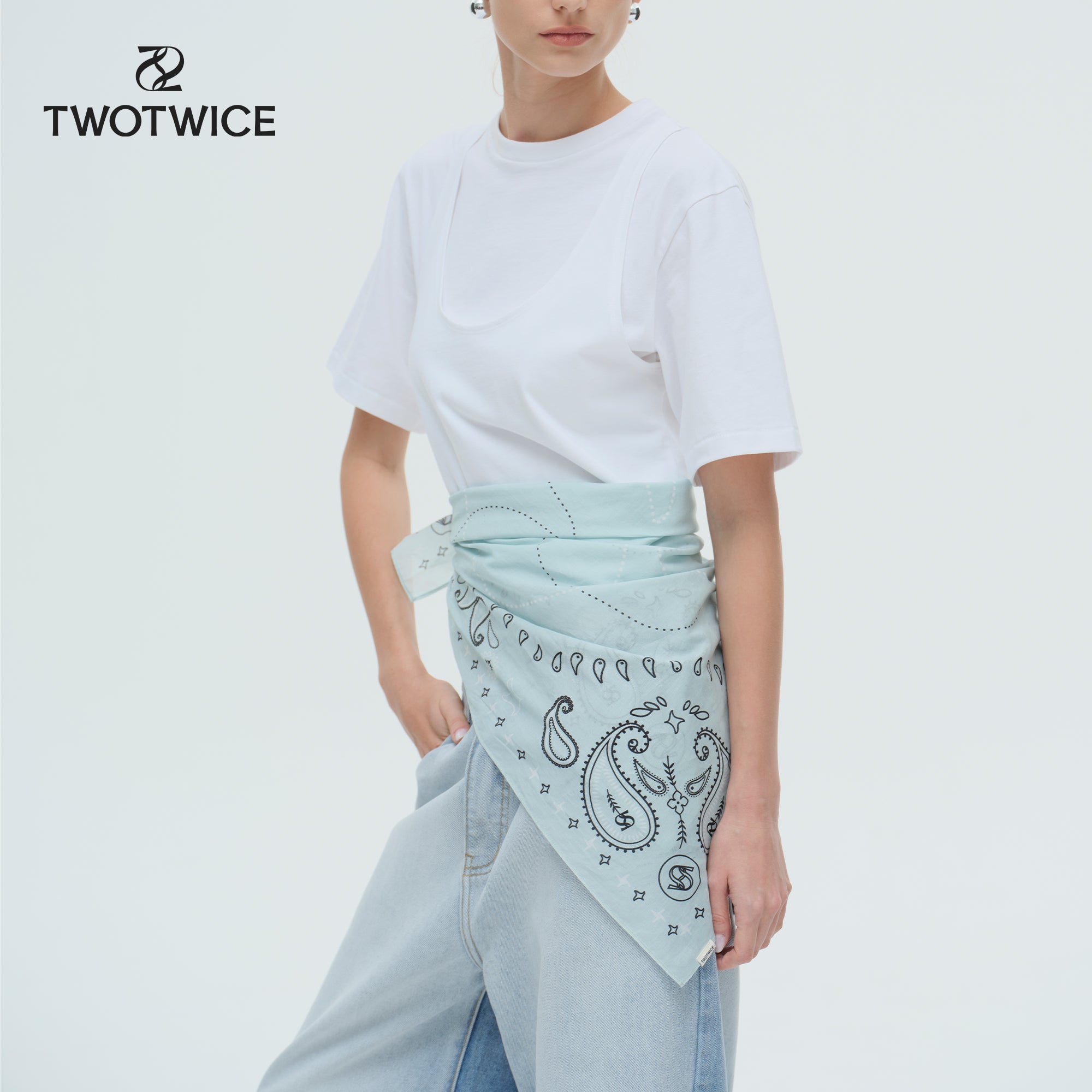 Twotwice - Twotwice Paisley Bandana  (Medium)