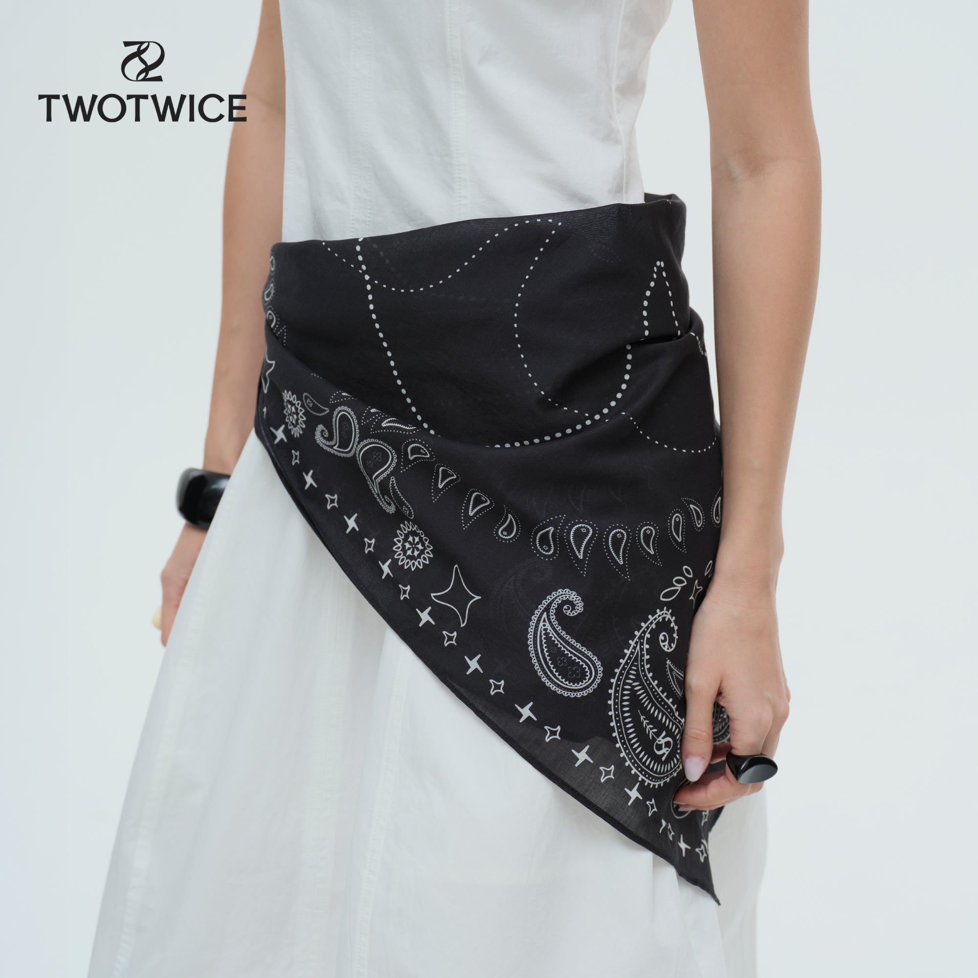 Twotwice - Twotwice Paisley Bandana  (Medium)
